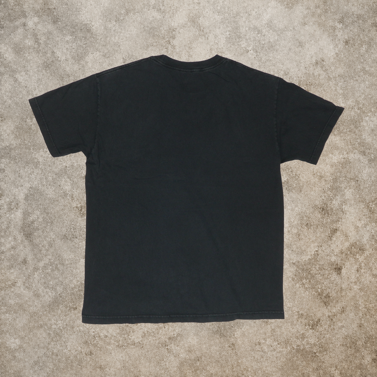 SHAKE JUNT MARKEE GRAPHIC TEE