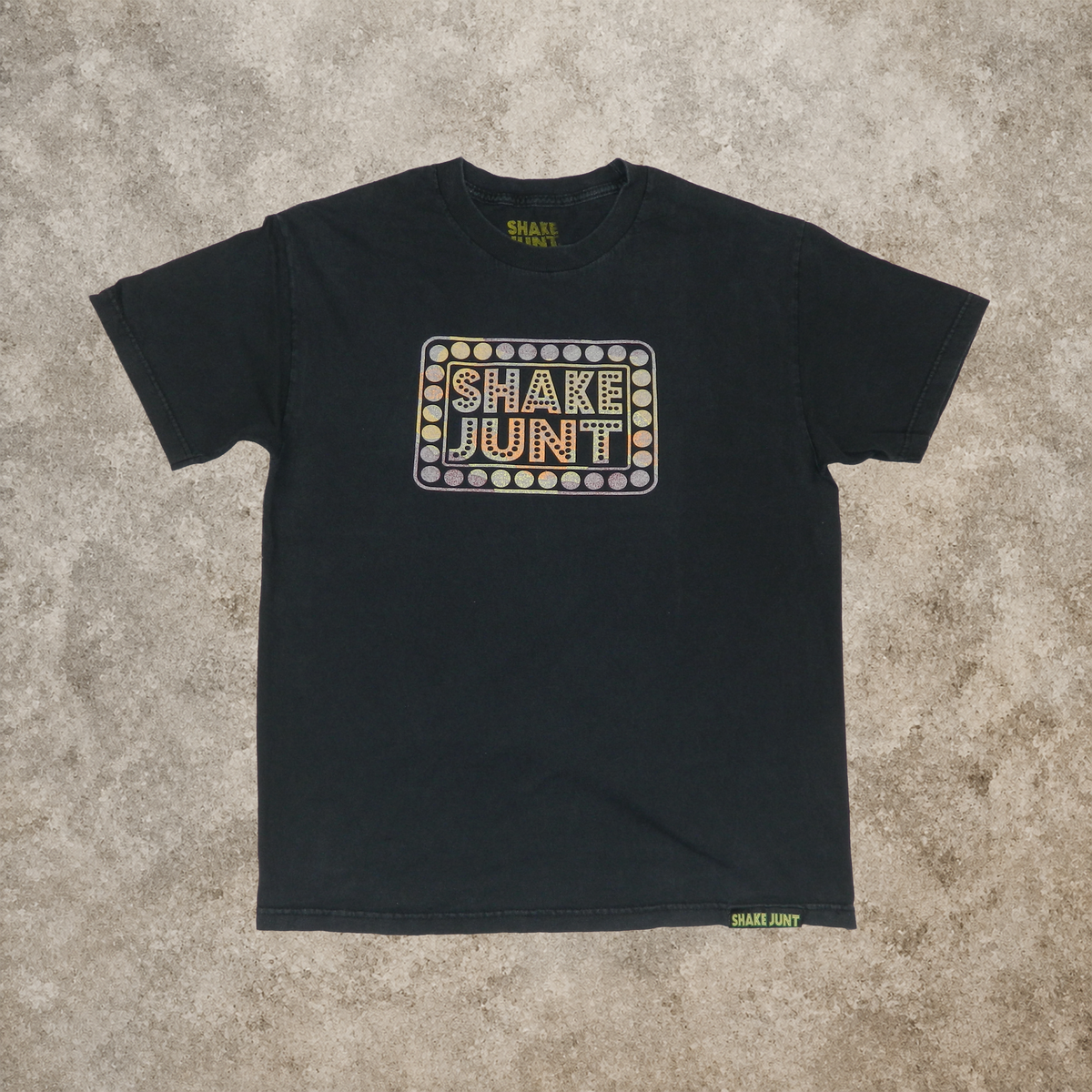 SHAKE JUNT MARKEE GRAPHIC TEE