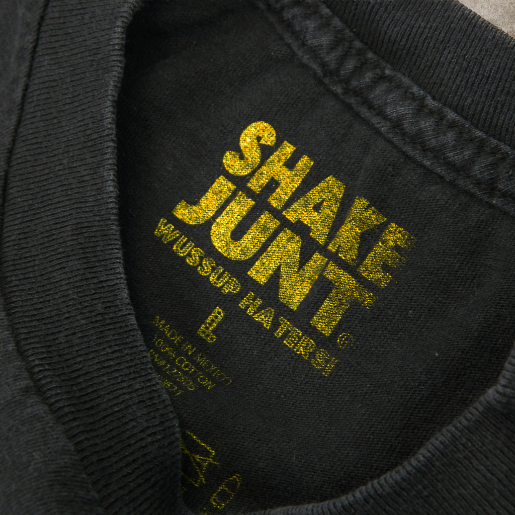 SHAKE JUNT MARKEE GRAPHIC TEE